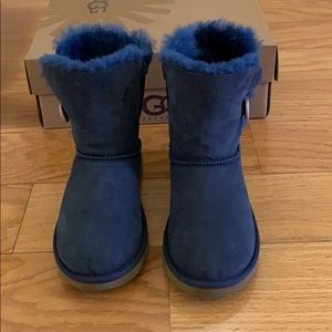 UGG Boots K Bailey Button 5Y